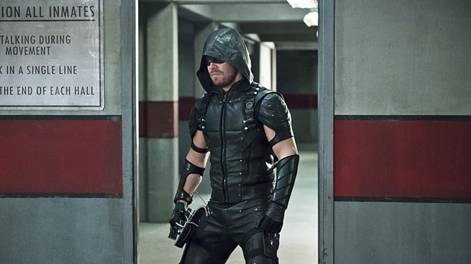 Arrow -- "Eleven-Fifty-Nine" -- Image AR418a_0164b.jpg -- Pictured: Stephen Amell as Green Arrow -- Photo: Diyah Pera/The CW -- ÃÂ© 2016 The CW Network, LLC. All Rights Reserved.