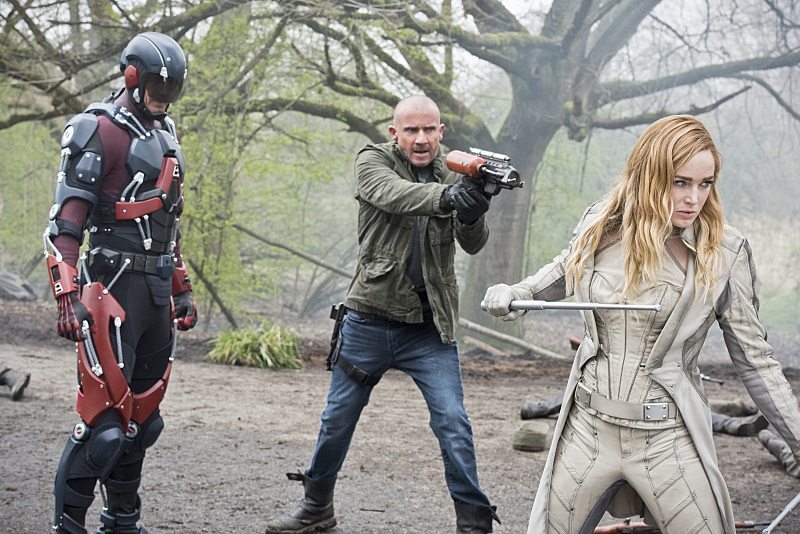 DC's Legends of Tomorrow --"Legendary"-- Image LGN116a_0096b.jpg -- Pictured (L-R): Brandon Routh as Ray Palmer/Atom, Dominic Purcell as Mick Rory/Heat Wave and Caity Lotz as Sara Lance/White Canary -- Photo: Dean Buscher/The CW -- ÃÂ© 2016 The CW Network, LLC. All Rights Reserved.