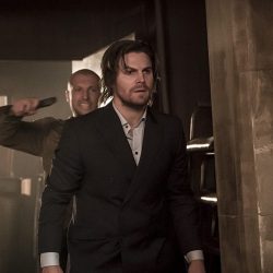 Arrow -- "So It Begins" -- Image AR506a_0089b.jpg -- Pictured:  Stephen Amell as Oliver Queen -- Photo: Katie Yu/The CW -- ÃÂ© 2016 The CW Network, LLC. All Rights Reserved.
