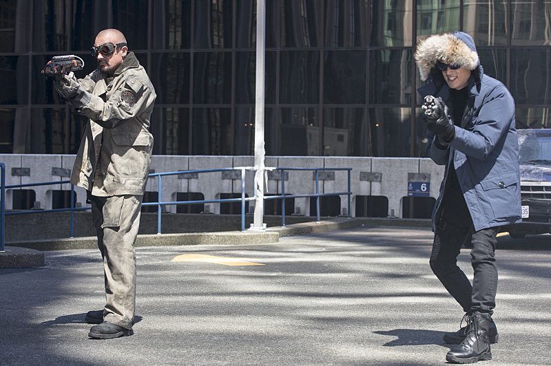 The Flash -- "The Man Who Saved Central City" -- Image FLA201c_0042b.jpg -- Pictured (L-R): Dominic Purcell as Heat Wave and Wentworth Miller as Captain Cold -- Photo: Cate Cameron /The CW -- ÃÂ© 2015 The CW Network, LLC. All rights reserved.